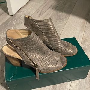 Paul Green cayenne smoke brushed peep toe sandals